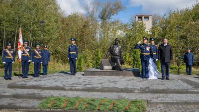 В Рязани появился памятник «Макарычу» из фильма «В бой идут одни старики»