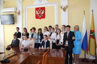 Рязанские школьники получили паспорта в торжественной обстановке