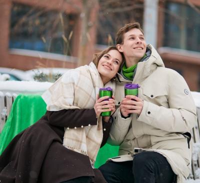 Накануне 14 февраля на маркетплейсах выросли продажи мужской одежды и ювелирных украшений