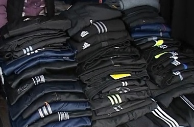 В Михайловском районе пресечена торговля контрафактной одеждой