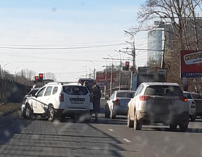 На Московском шоссе столкнулись пять автомашин