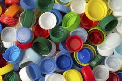 В рязанских школах устанавливают контейнеры для сбора пластиковых крышек