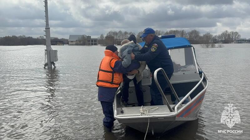 Из отрезанного половодьем села Коростово под Рязанью эвакуировали мужчину