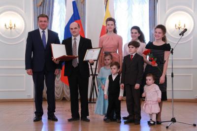 Николай Любимов вручил рязанцам государственные и региональные награды