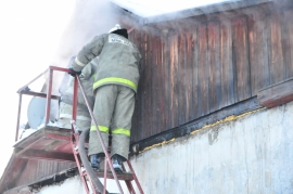 Огонь спалил потолок в деревянном доме Сасовского района