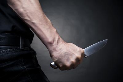 Нетрезвый житель Ряжска угрожал товарищу ножом