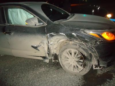 Близ Рыбного Toyota Highlander столкнулась с Hyundai Solaris, пострадала женщина