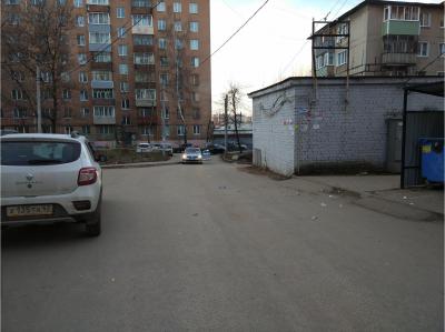 На улице Комбайновой Renault Logan сбил подростка