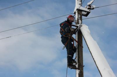 Специалисты «Рязаньэнерго» восстановили электроснабжение посёлка Свобода и прилегающих к нему населённых пунктов