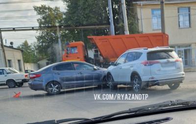 Авария на проезде Шабулина в Рязани стала причиной солидного затора