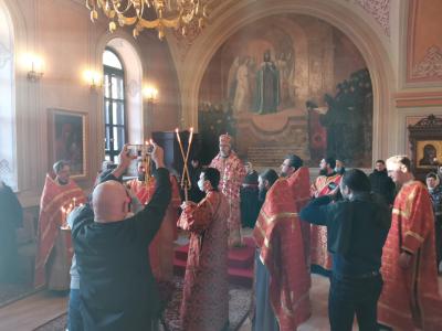 Митрополит Марк возглавил литургию в Казанском монастыре в Рязани