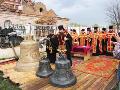 В село Огарёво-Почково Рязанской области доставлены 12 колоколов