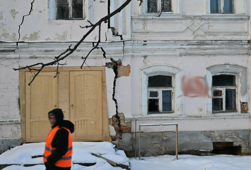 В центре Рязани чинят дом с трещиной