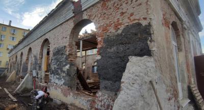В Торговом городке Рязани началась активная реконструкция павильона №5
