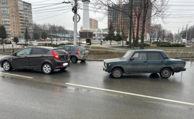 На Московском шоссе в Рязани «пятёрка» врезалась в Hyundai Solaris