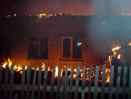 Огонь поглотил жилой дом в Сараевском районе