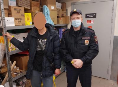 В Рязани патрульные задержали подозреваемого в краже из супермаркета