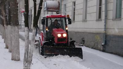 Коммунальщики проводят усиленную уборку улиц Рязани