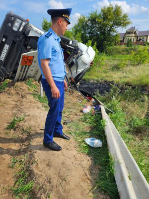 Рязанский грузовик с битумом попал в ДТП в Липецкой области