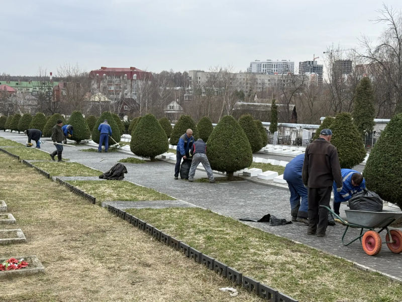 В Рязани приводят в порядок мемориальные комплексы