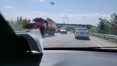 В Рыбном на путепроводе столкнулись четыре автомобиля