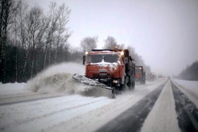 Федеральные дорожники борются со снегом на рязанских трассах