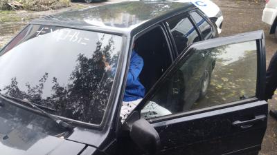 В Рязани поймали таджика, ехавшего на незаконно тонированной машине без ОСАГО
