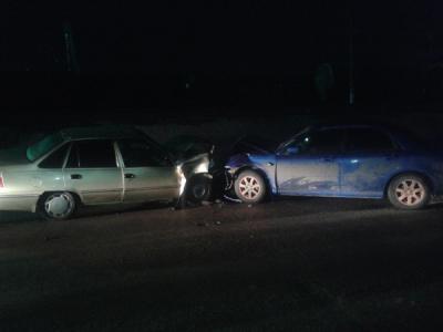 В Рыбном произошло лобовое столкновение Daewoo Nexia и Subaru Impreza