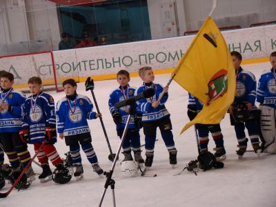 Юные рязанские хоккеисты выиграли турнир, посвящённый Дню Победы