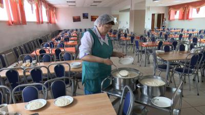 Родители рязанской школы №57 проверили качество обедов детей