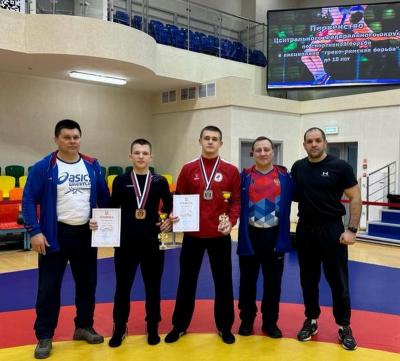 Рязанские борцы завоевали медали первенства ЦФО