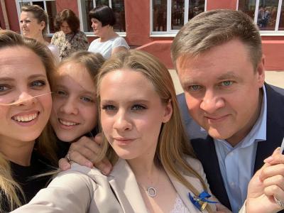 Николай Любимов с семьёй