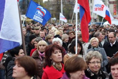 Площадь Победы с трудом уместила сторонников Олега Ковалёва