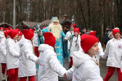 В Лесопарке Рязани отметили День рождения Деда Мороза