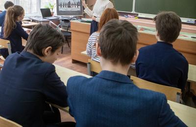 Запрет фото- и видеосъёмки на уроках одобряет половина родителей рязанских школьников
