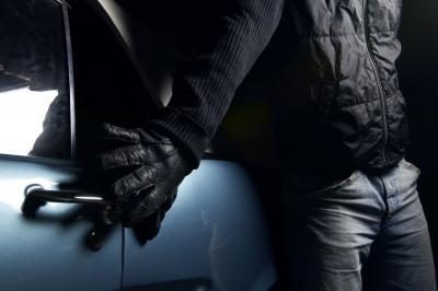 В Рязанском районе пресечена кража автомобильного аккумулятора