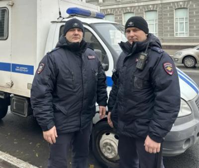 В Рязани полицейские помогли пострадавшим в ДТП подросткам