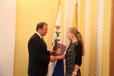 Андрей Кашаев вручил поощрительные премии муниципального образования студентам рязанских вузов