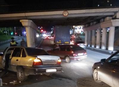 Опубликовано видео столкновения фуры и легковушки на Михайловском шоссе