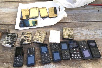 Заключённым рязанской ИК-2 пытались доставить мобильники вместе с продуктами