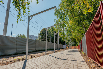 ГК «Зелёный сад – наш дом» обновила старый тротуар для жителей Песочни