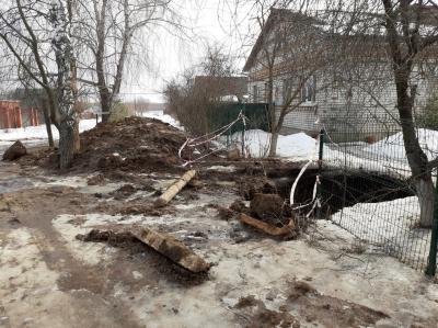Жители Рыбновского района пожаловались на прорыв водопроводной трубы