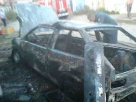 В Скопине сгорел автомобиль и обгорел гараж