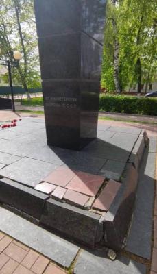 Жители Скопина возмутились состоянием памятника маршалу Бирюзову