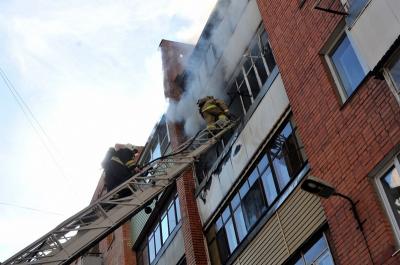 8 человек спасли из огня рязанские пожарные