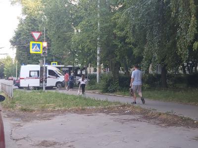 В Рязани столкнулись легковушка и автомобиль скорой помощи