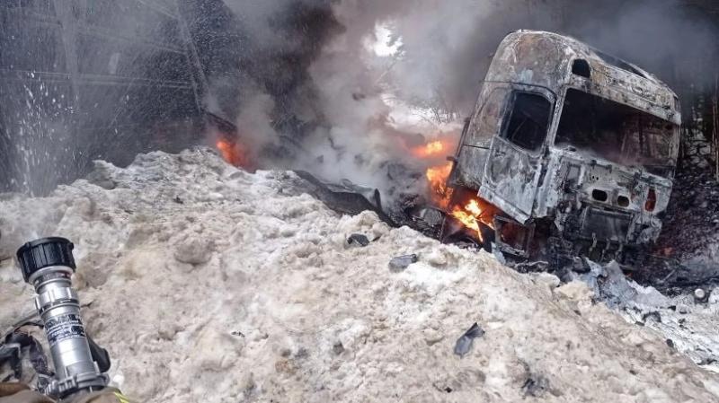 После серьёзного ДТП в Путятинском районе в кузове грузовика загорелись батарейки