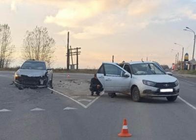 Под Спасском Skoda Superb протаранила Lada Granta, пострадали два человека