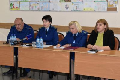 Прокуратура взяла на контроль реконструкцию школы в селе Тюшево Рязанского района