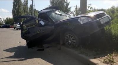 На улице Зубковой «Лада Приора» врезалась в столб, водитель погиб